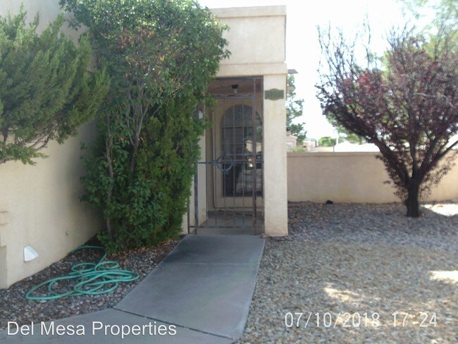 Building Photo - 3 br, 2 bath House - 1709 Skyview NE