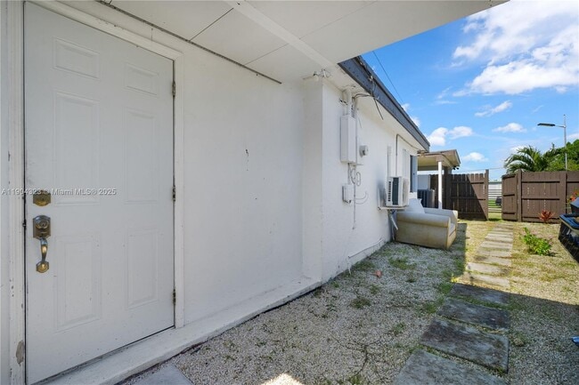 Foto del edificio - 14970 Leisure Dr