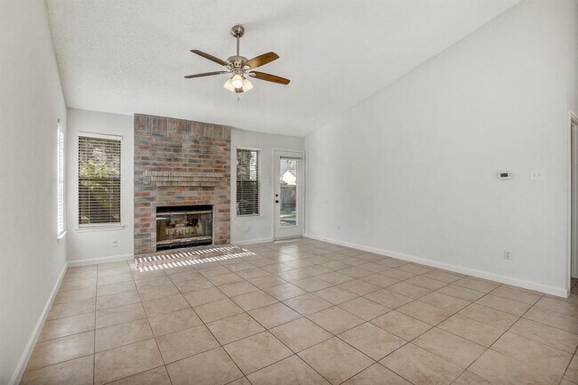 Foto del edificio - 17516 Klamath Falls Dr