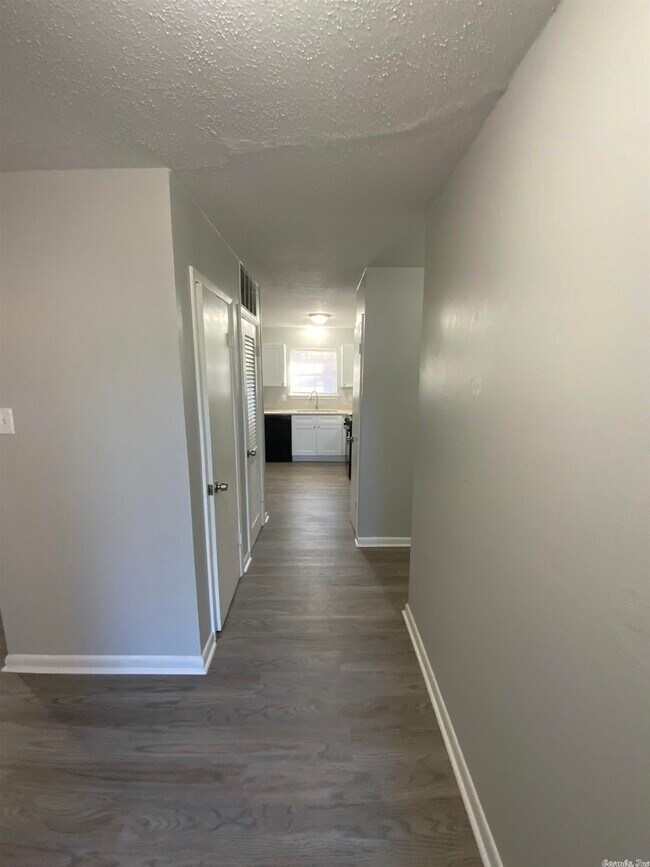 Building Photo - 1505 Glenda Dr