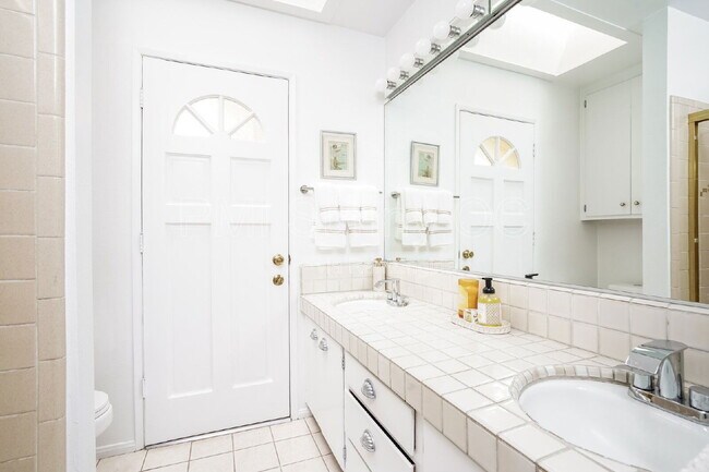 Foto del edificio - 9379 Esther St