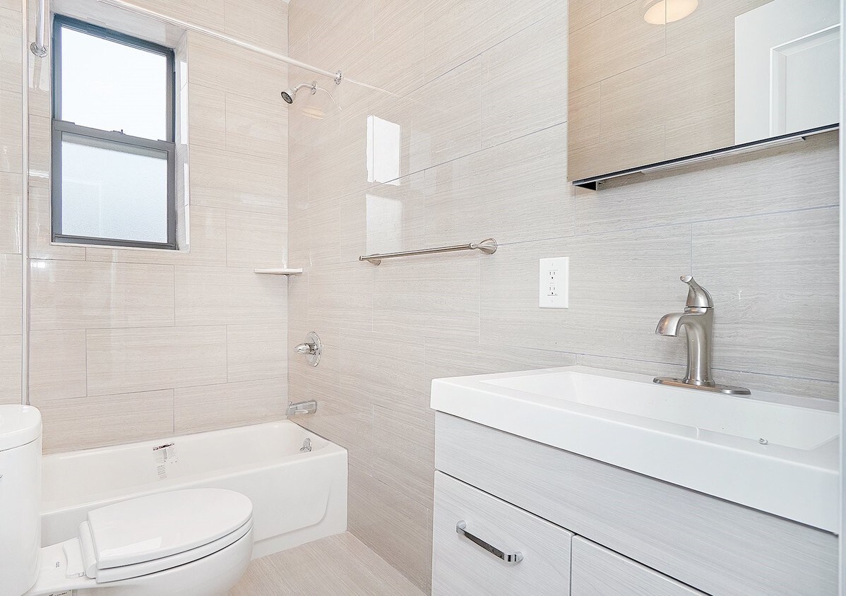Foto principal - 14 E 31st St