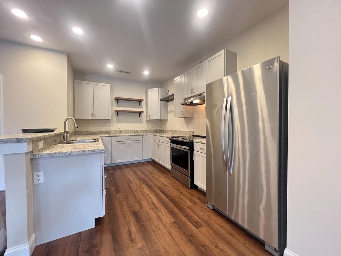 Foto principal - 466 S Broad St