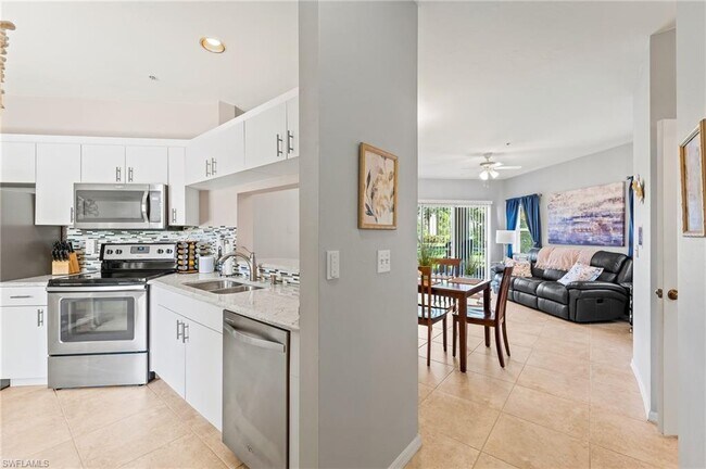 Building Photo - 12081 Summergate Cir