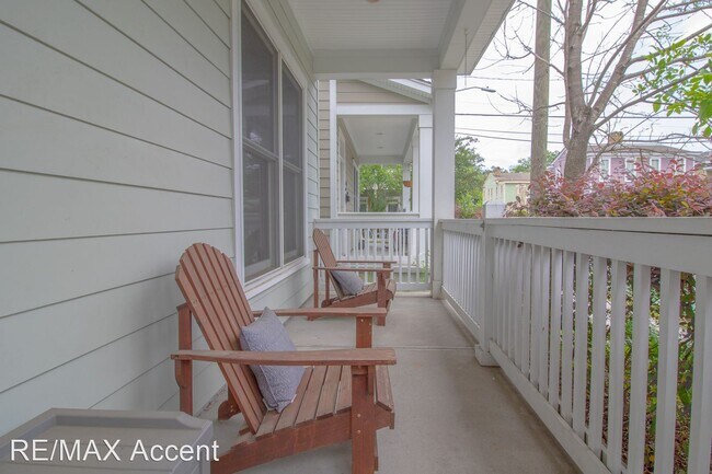 Building Photo - 4 br, 2.5 bath House - 1703 Lincoln St.