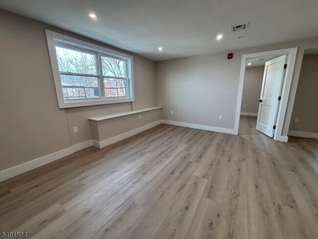 Foto del edificio - 136 Elm St