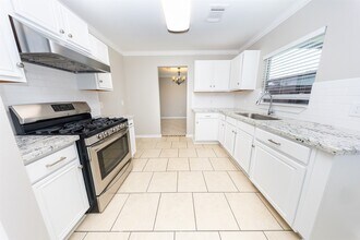 Building Photo - 15406 Apple Bloom Way