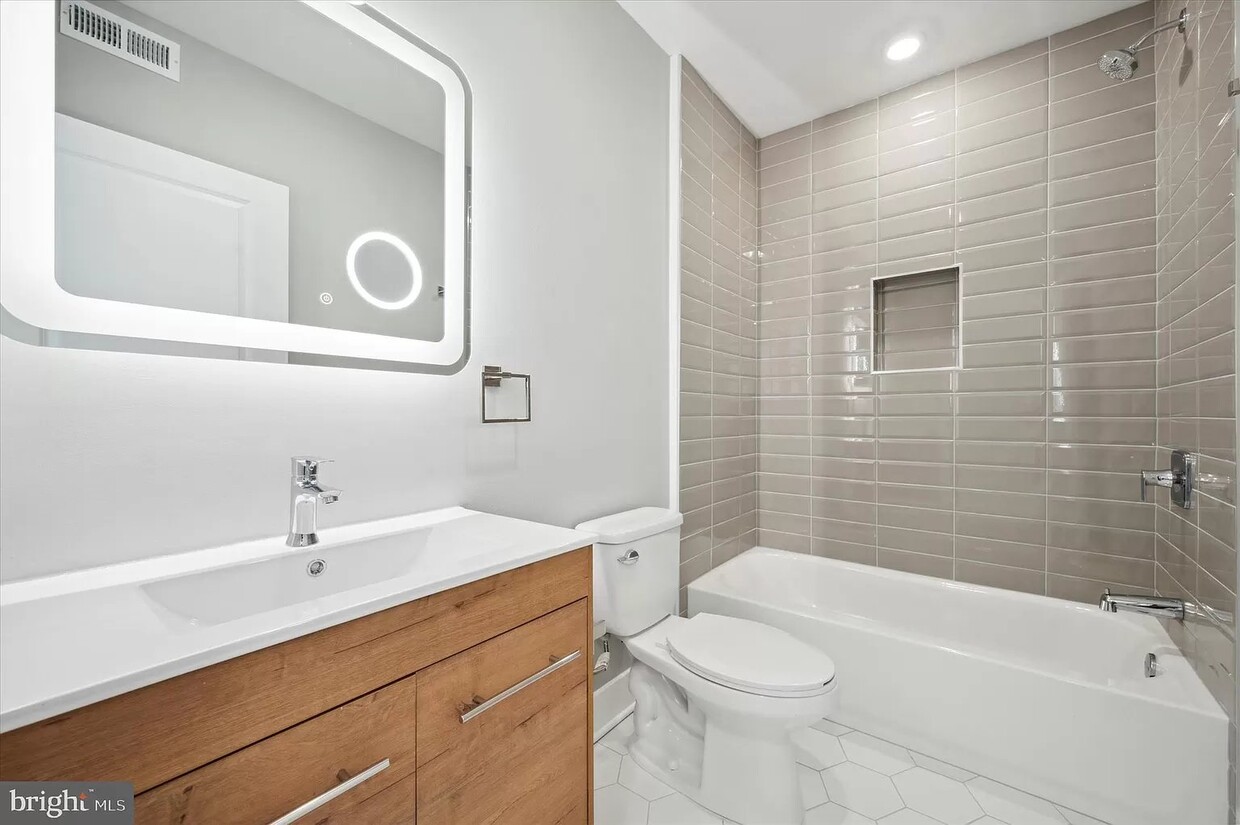 Foto principal - 2402 W Thompson St