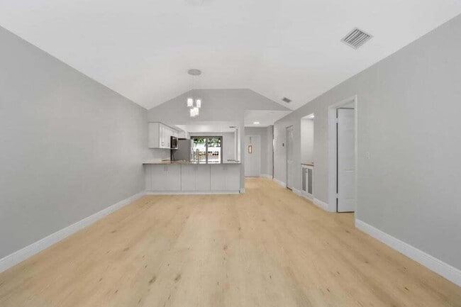 Foto del edificio - 3113 Kingswood Terrace