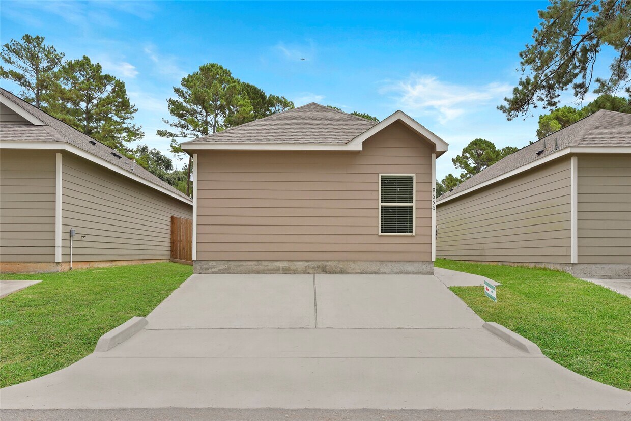 Foto principal - 9650 Warm Spring