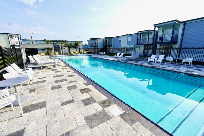 Piscina - Summerfield Apartment Homes