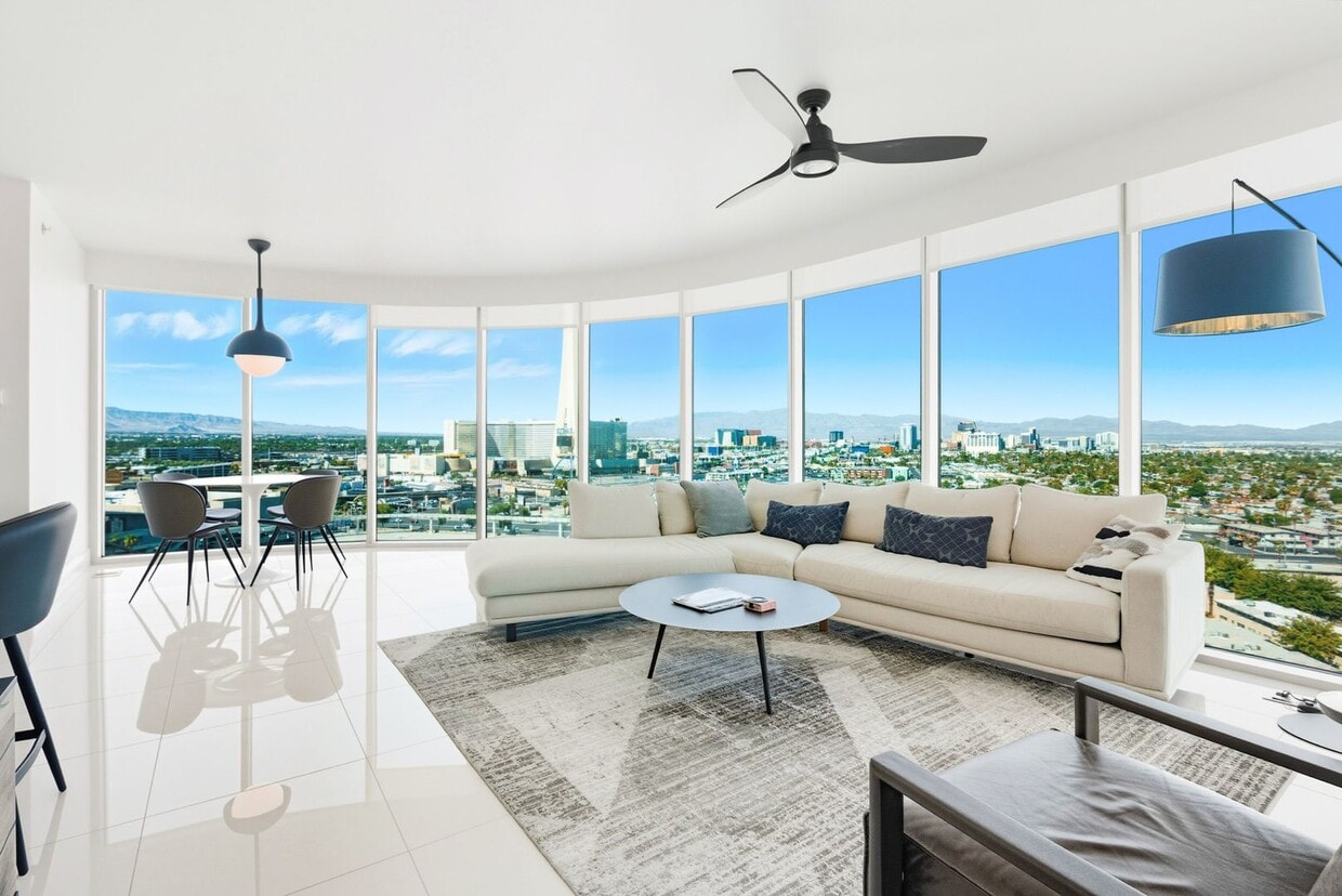 Primary Photo - Turnberry Towers East 1507