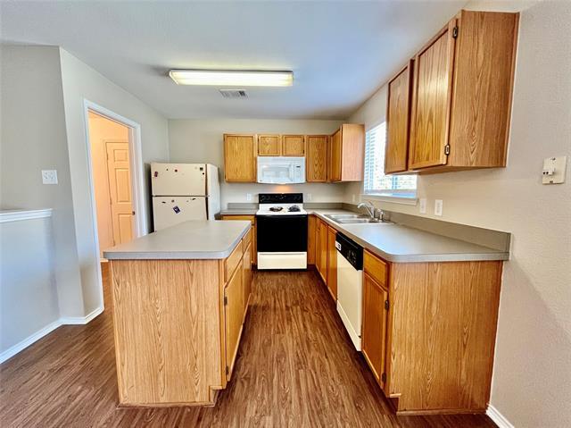 Foto del edificio - 2200 Lookout Ln