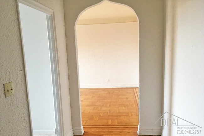 Building Photo - 209 Brighton 15Th St