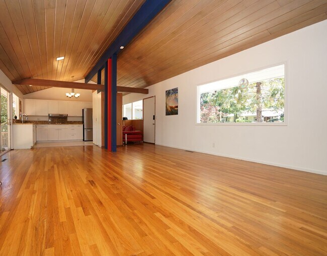 Foto del edificio - Beautifully Maintained Home in Great Sarat...