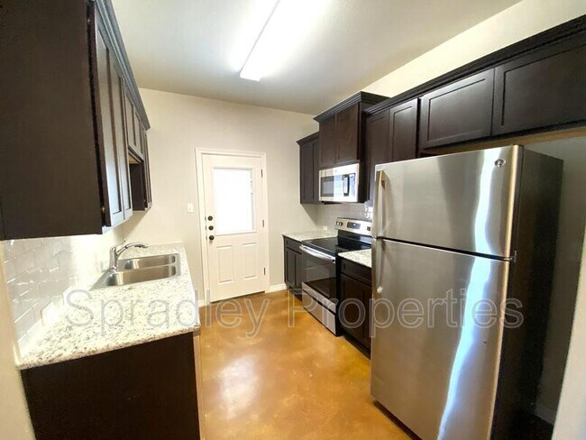 Foto del edificio - 202A Juniper Dr