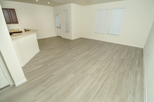 Building Photo - 1126 Lexington Grove Dr