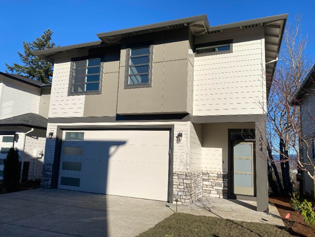 Building Photo - 1044 SW Dottie Ct