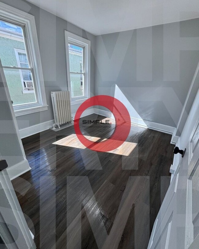 Photo - Huge 7-bedroom 2 baths with laundry on the... House