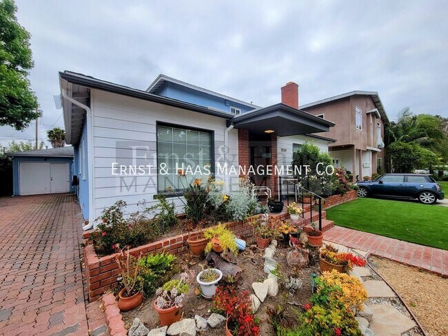 Building Photo - Exquisite 5 Bedroom Home in Prime Alamitos...