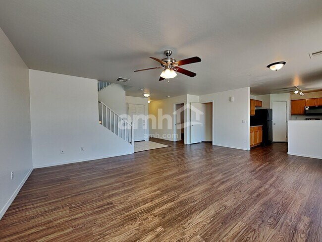 Foto del edificio - 6727 W Desert Ln