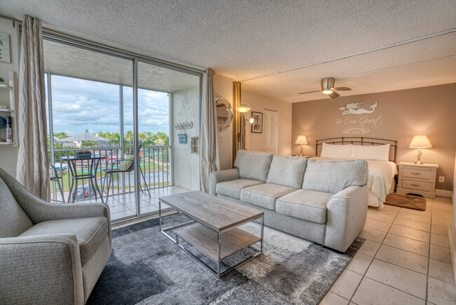 Building Photo - 5700 Bonita Beach Rd SW