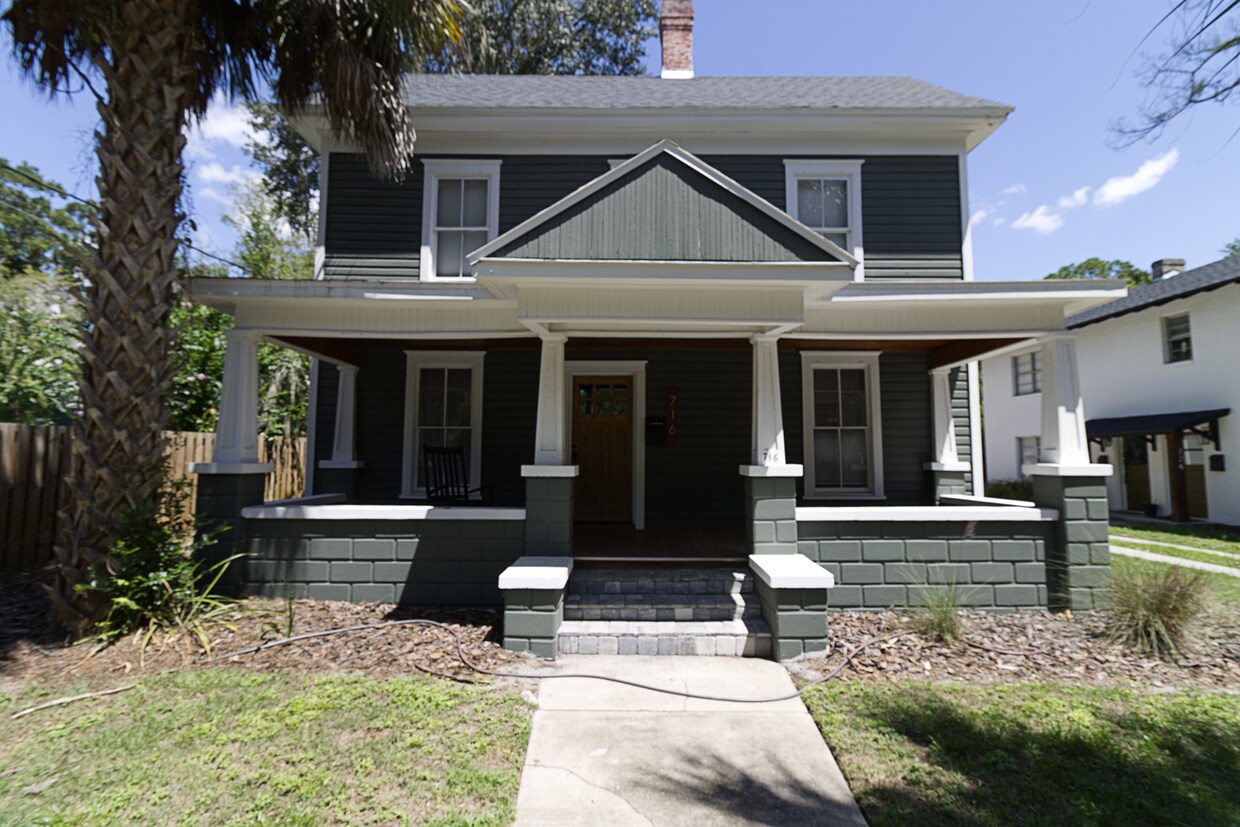 Photo - 716 NE 4th Avenue