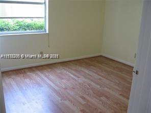 Building Photo - 827 Twin Lakes Dr