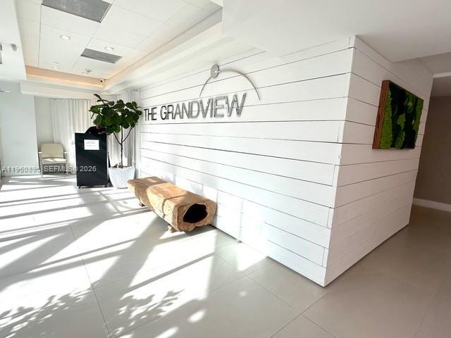 Building Photo - 5900 Collins Ave