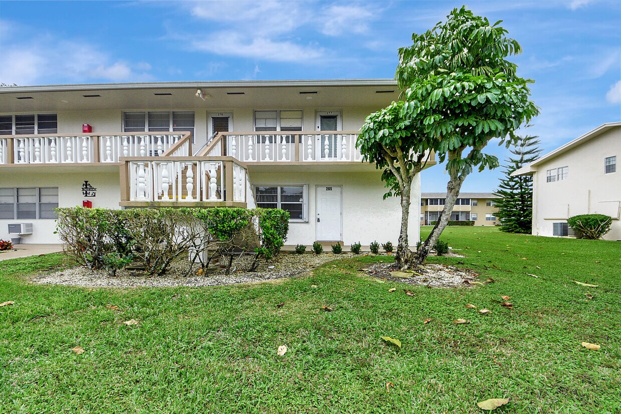 265 Norwich L, West Palm Beach, FL 33417 Condo for Rent in West Palm