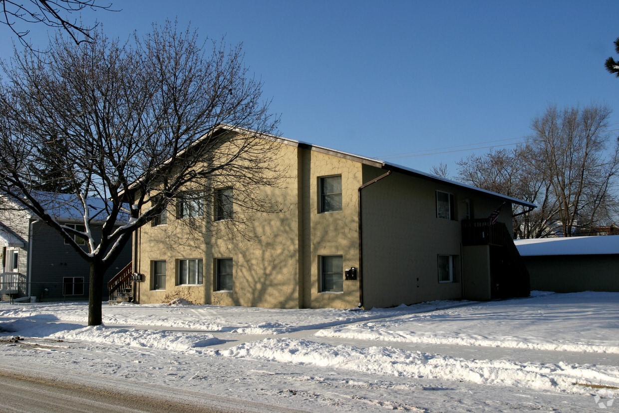 Building Photo - 220 1st Ave S