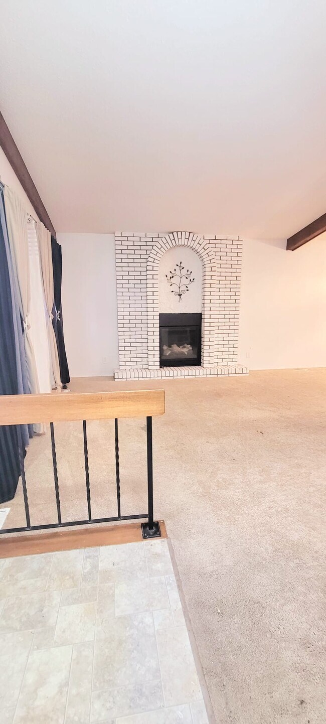 Photo du bâtiment - 1198 Chancellor Dr