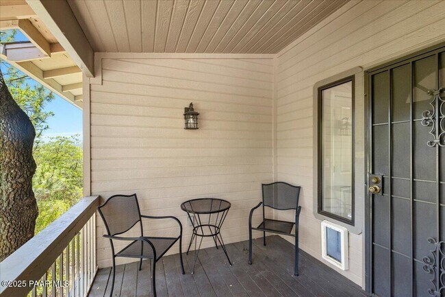 Foto del edificio - 1844 Foothill Dr