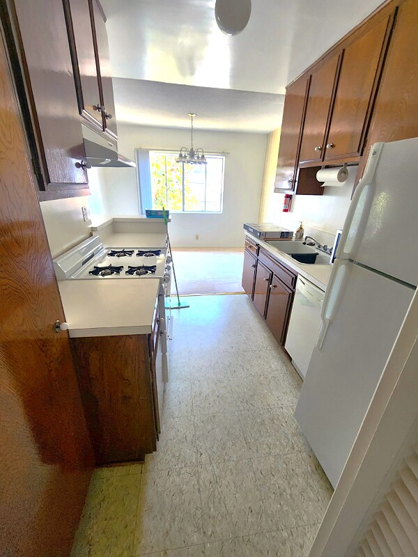 Foto del edificio - 10550 Eastborne Ave