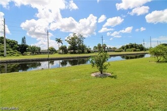 Building Photo - 300 Valley Stream Dr