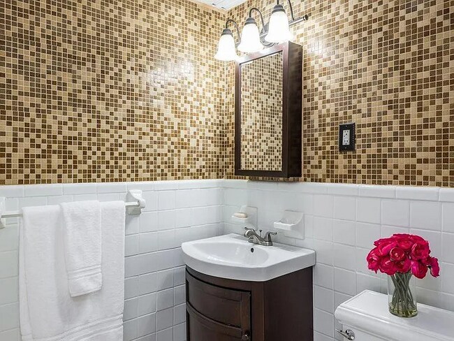Foto del edificio - 1642 Loring Dr NW