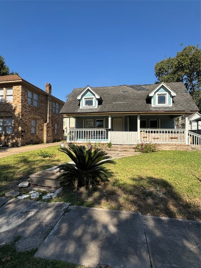 Building Photo - 1411 Godwin St