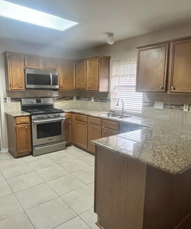 Building Photo - 3031 Greenlet Ct