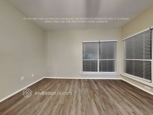 Foto del edificio - 6717 Flamewood Dr