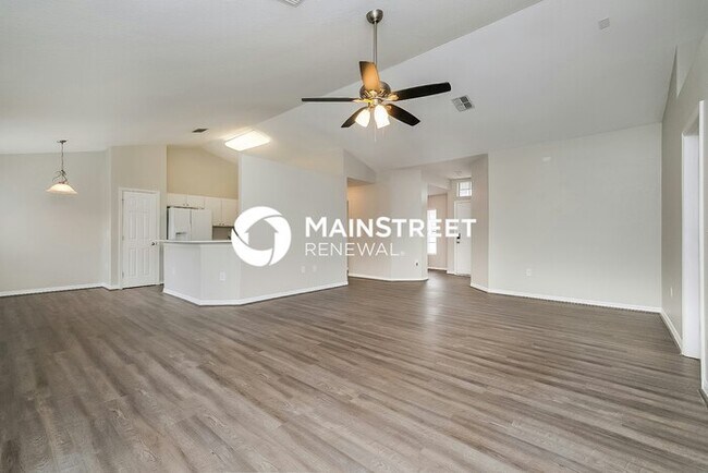 Building Photo - 3 Bedroom Pet-Friendly Home in SPRING HILL...