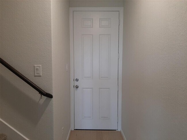 Building Photo - 27914 Western Crk Ct