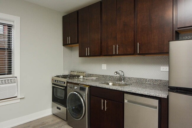 Foto del edificio - 434.5 W Belden Ave