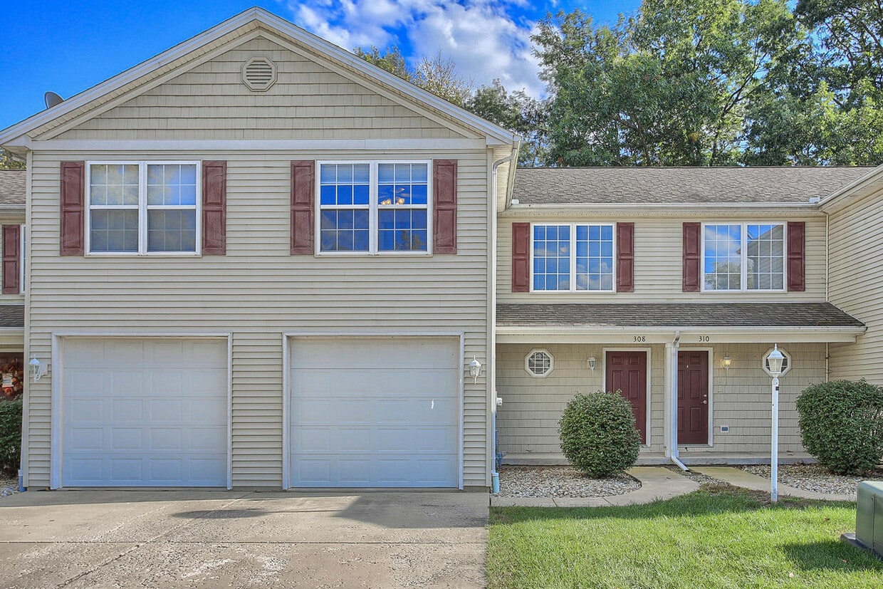 315 Windwood Ct, Mahomet, IL 61853 Townhome Rentals in Mahomet IL