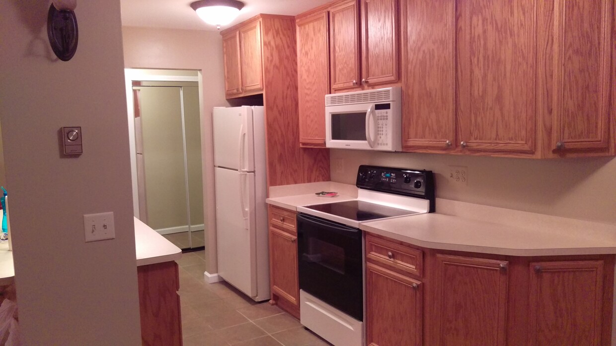 Primary Photo - 21661 Hillside Drive