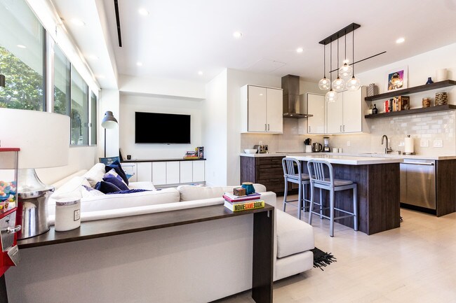Foto del edificio - 838 N Doheny Dr