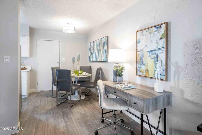 Foto del edificio - 2627 N 45th Ave