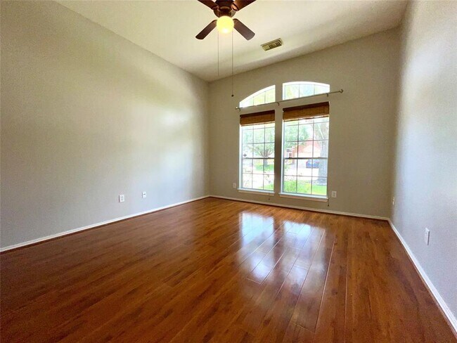 Foto del edificio - 3510 Glenhill Dr