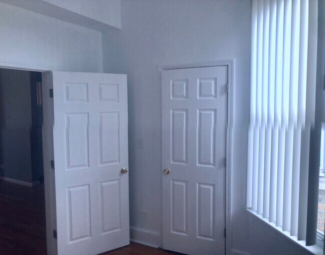 Foto del edificio - 1459 N Campbell Ave
