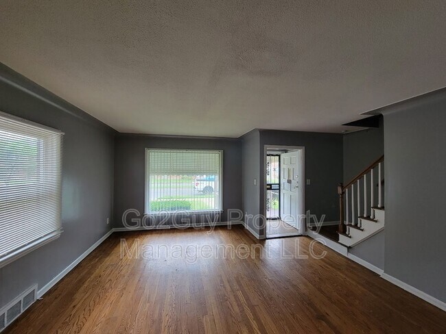 Building Photo - 2111 Ewald Cir