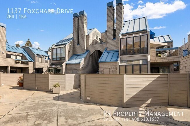Building Photo - 1137 Foxchase Dr
